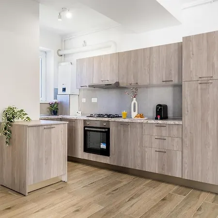 Apartment Downtown W Jacuzzi&terrace Parkview V4 *